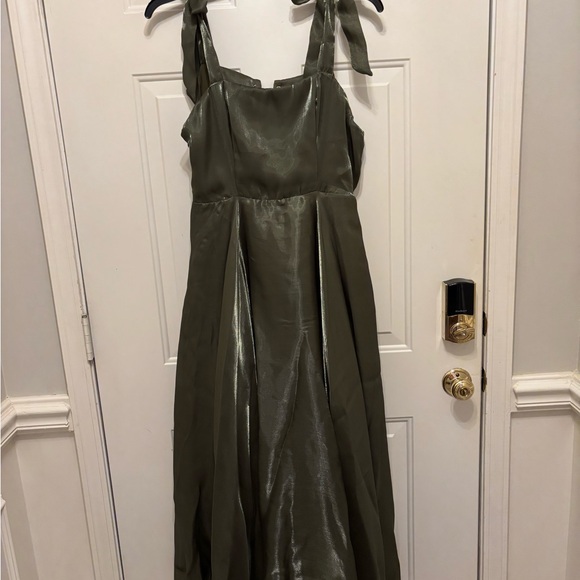 Elegant Olive Green Satin Dress Formal Dress XL NWT - Picture 1 of 8